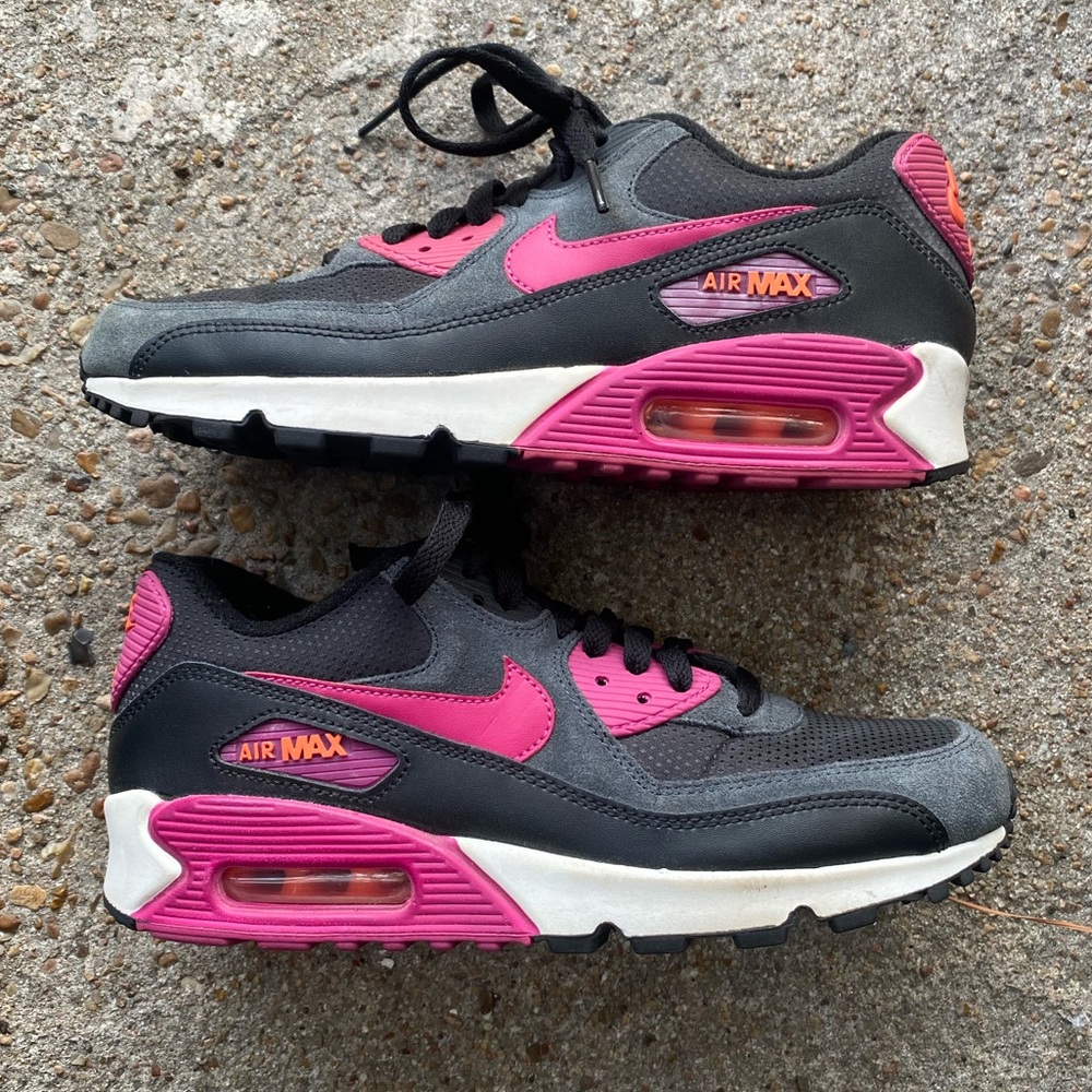 Nike Air Max Tennis Shoes